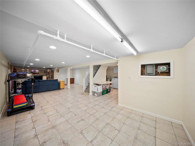 16407 27th Avenue, Flushing, NY 11354