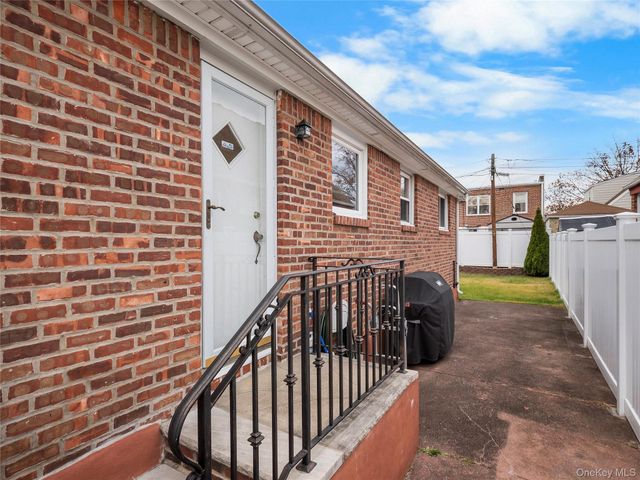 16407 27th Avenue, Flushing, NY 11354