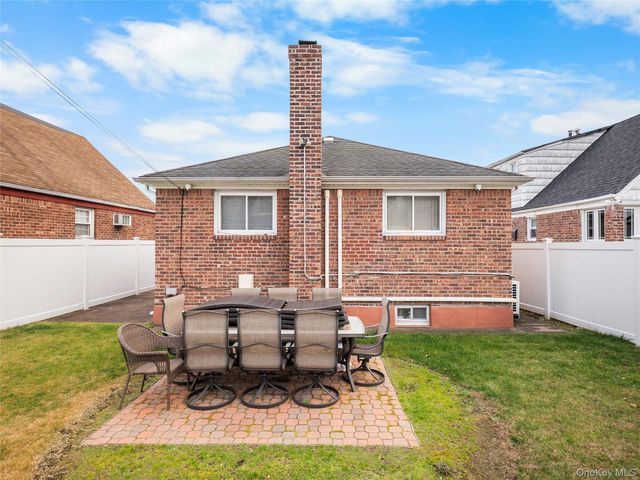 16407 27th Avenue, Flushing, NY 11354