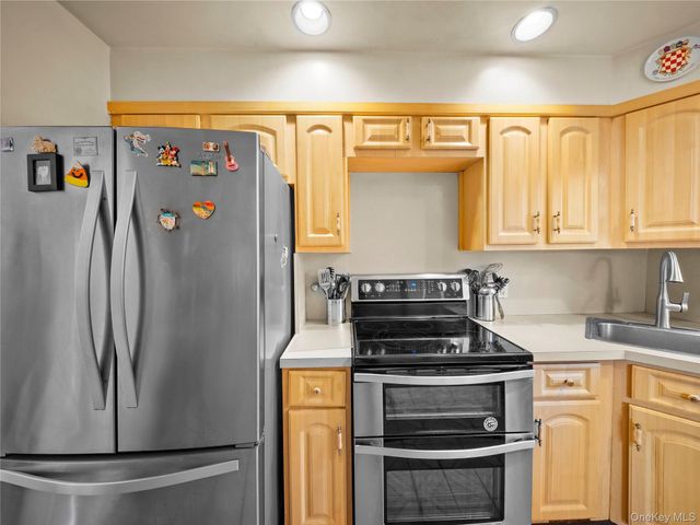 16407 27th Avenue, Flushing, NY 11354