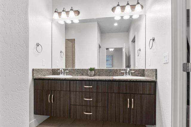 3432 W Good Avenue, Visalia, CA 93277