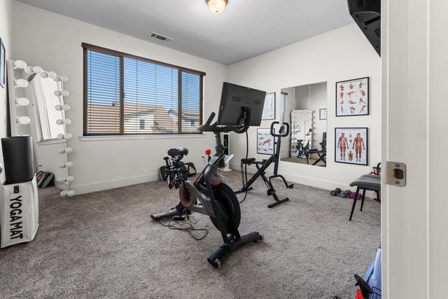 3432 W Good Avenue, Visalia, CA 93277