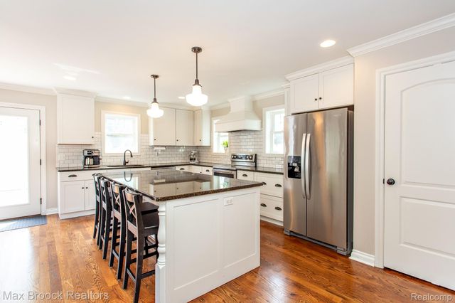 924 N Maple Avenue, Royal Oak, MI 48067