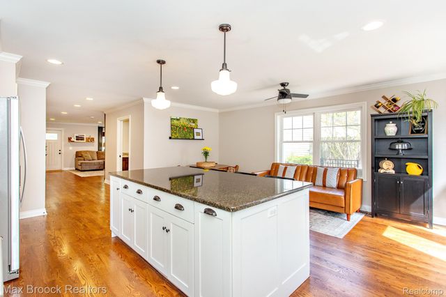 924 N Maple Avenue, Royal Oak, MI 48067