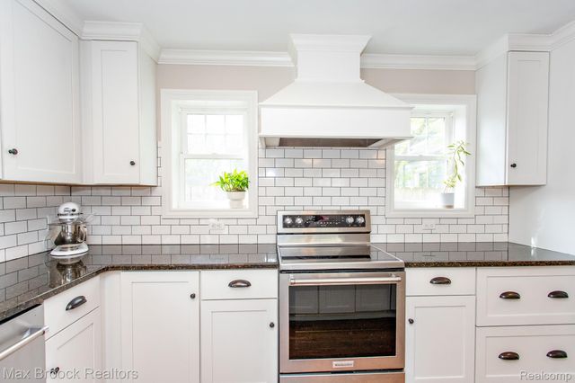 924 N Maple Avenue, Royal Oak, MI 48067