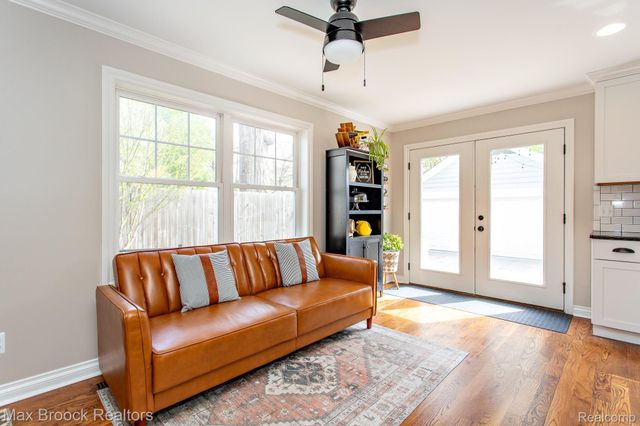 924 N Maple Avenue, Royal Oak, MI 48067