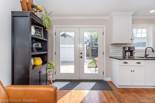 924 N Maple Avenue, Royal Oak, MI 48067