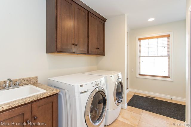 924 N Maple Avenue, Royal Oak, MI 48067