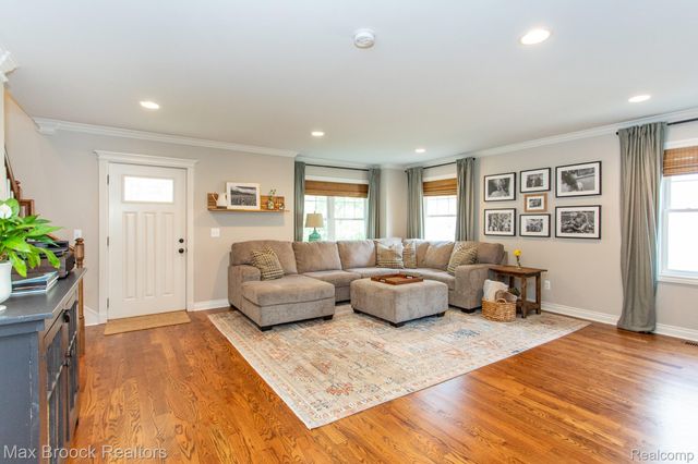 924 N Maple Avenue, Royal Oak, MI 48067