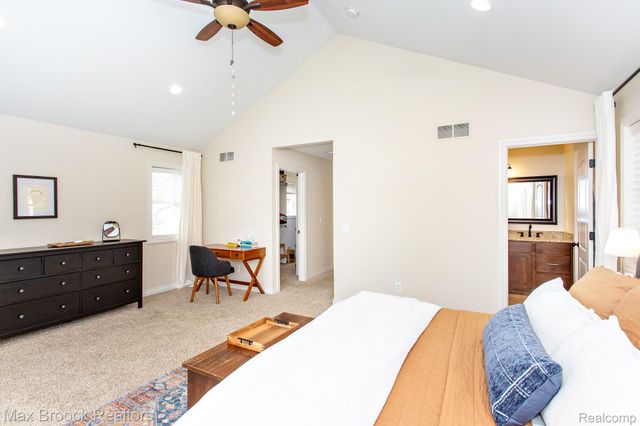 924 N Maple Avenue, Royal Oak, MI 48067