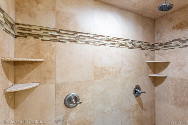 924 N Maple Avenue, Royal Oak, MI 48067