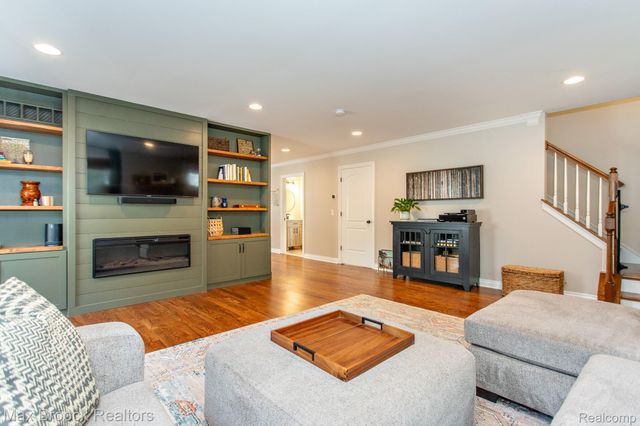 924 N Maple Avenue, Royal Oak, MI 48067