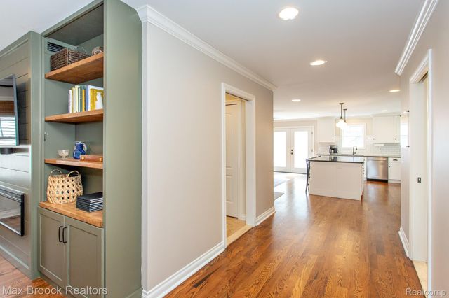 924 N Maple Avenue, Royal Oak, MI 48067
