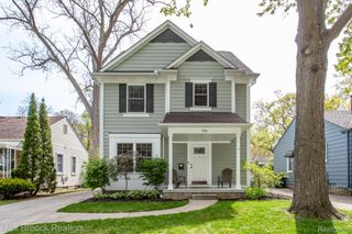 924 N Maple Avenue, Royal Oak, MI 48067