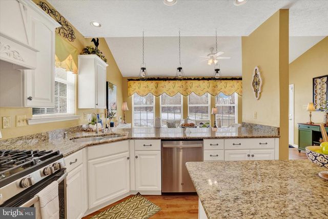 675 CLYDESDALE DR, York, PA 17402