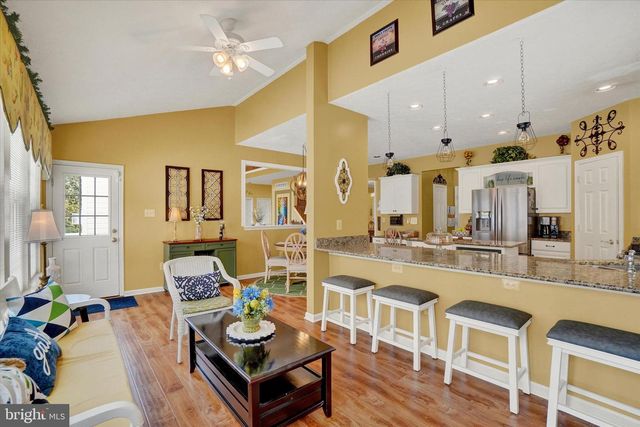 675 CLYDESDALE DR, York, PA 17402