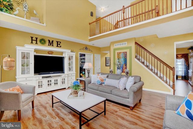 675 CLYDESDALE DR, York, PA 17402