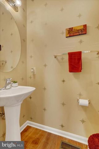 675 CLYDESDALE DR, York, PA 17402