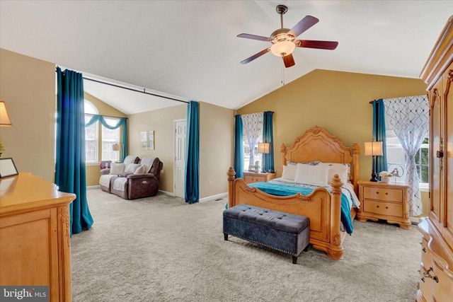 675 CLYDESDALE DR, York, PA 17402