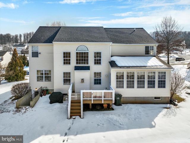 675 CLYDESDALE DR, York, PA 17402