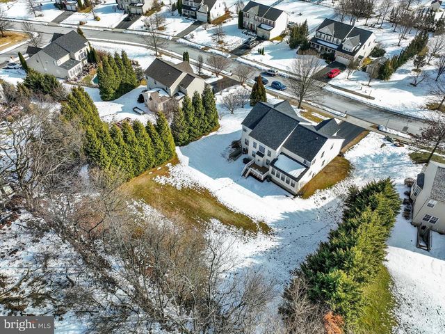 675 CLYDESDALE DR, York, PA 17402