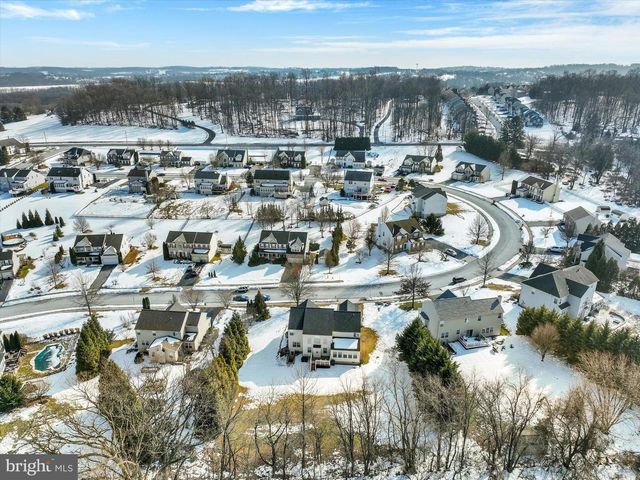 675 CLYDESDALE DR, York, PA 17402