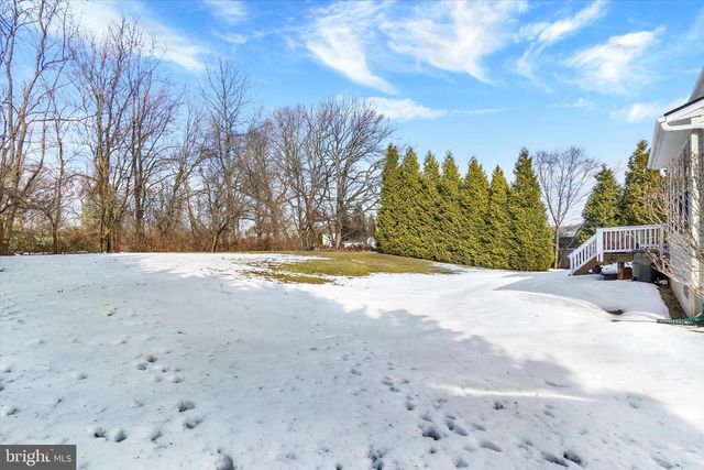 675 CLYDESDALE DR, York, PA 17402