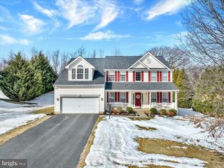675 CLYDESDALE DR, York, PA 17402