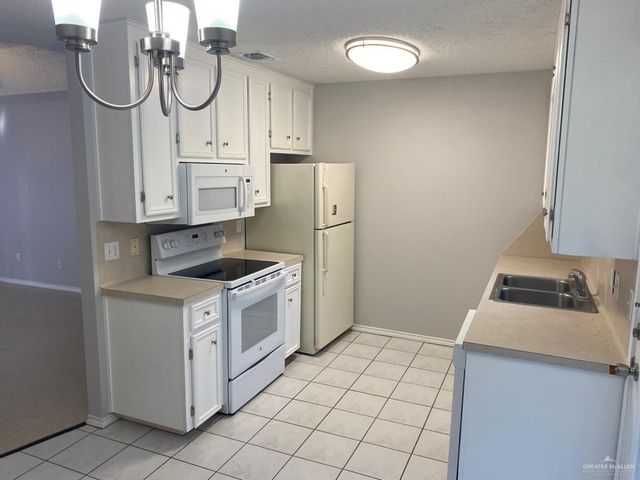 712 Nightingale Avenue C, Mcallen, TX 78504