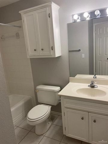 712 Nightingale Avenue C, Mcallen, TX 78504