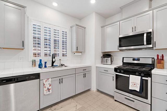 3586 White Sands Drive, Madera, CA 93637