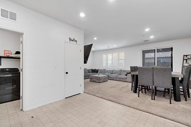 3586 White Sands Drive, Madera, CA 93637