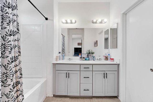 3586 White Sands Drive, Madera, CA 93637