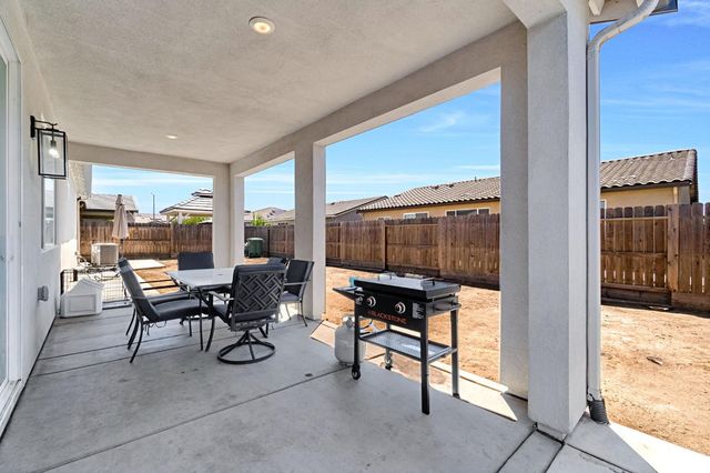 3586 White Sands Drive, Madera, CA 93637