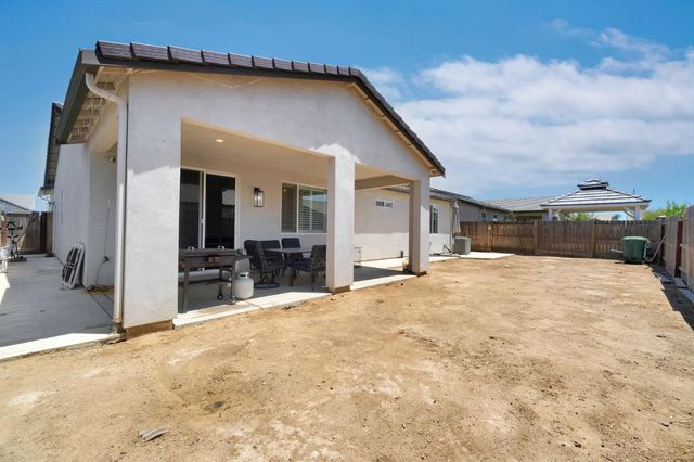 3586 White Sands Drive, Madera, CA 93637