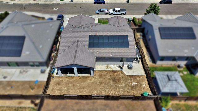 3586 White Sands Drive, Madera, CA 93637