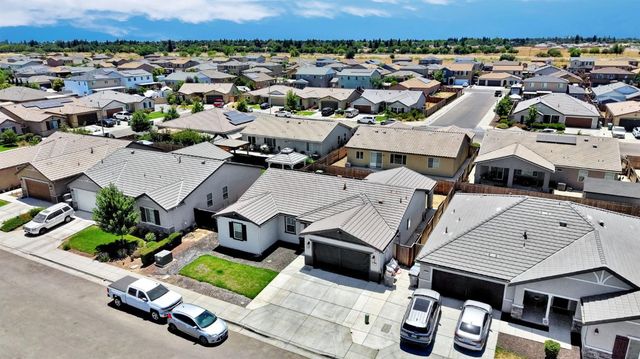 3586 White Sands Drive, Madera, CA 93637