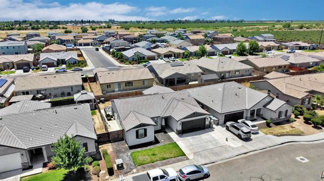 3586 White Sands Drive, Madera, CA 93637