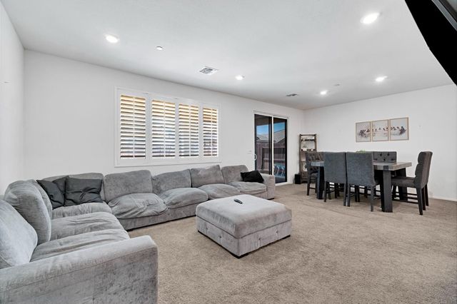 3586 White Sands Drive, Madera, CA 93637