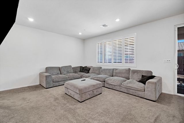 3586 White Sands Drive, Madera, CA 93637