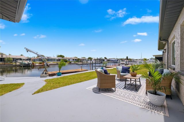 5016 DORY DRIVE, New Port Richey, FL 34652