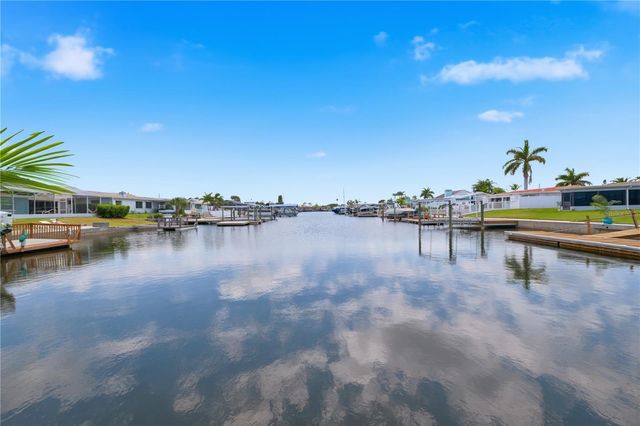 5016 DORY DRIVE, New Port Richey, FL 34652