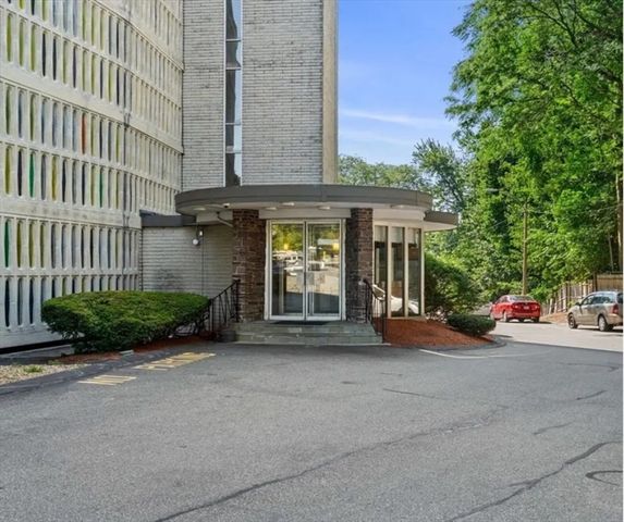 200 Swanton St 303, Winchester, MA 01890