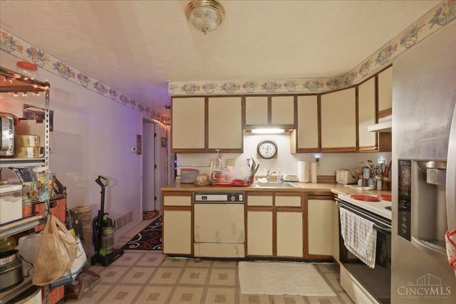 2435 Montana Avenue, Cincinnati, OH 45211