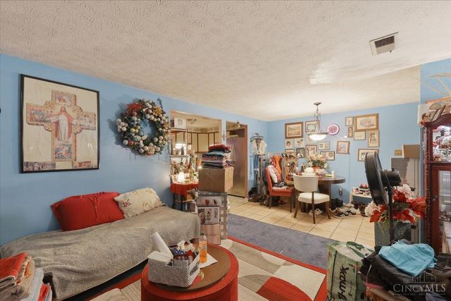 2435 Montana Avenue, Cincinnati, OH 45211