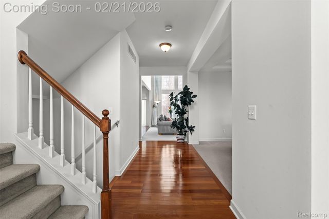 49681 S Glacier, Northville Township, MI 48168