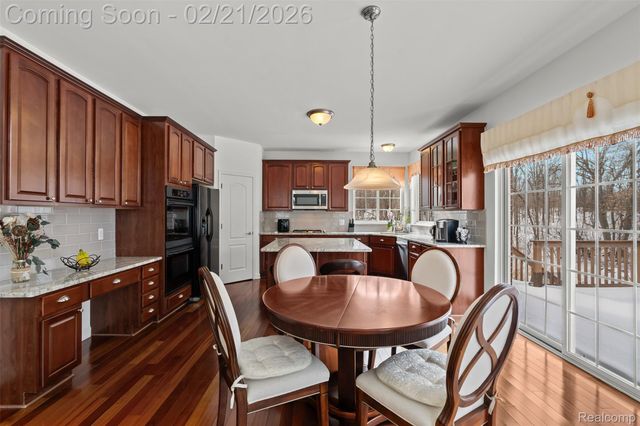 49681 S Glacier, Northville Township, MI 48168