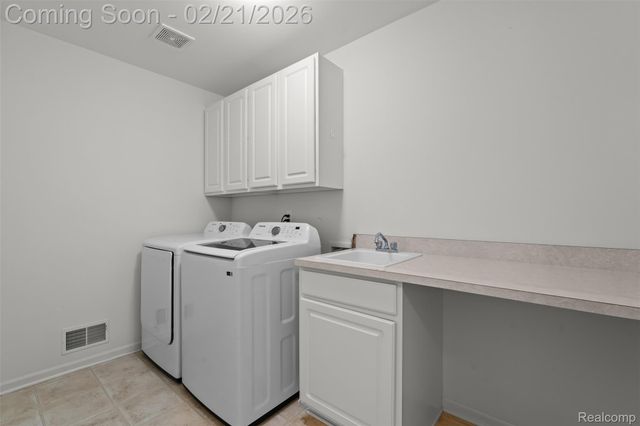 49681 S Glacier, Northville Township, MI 48168