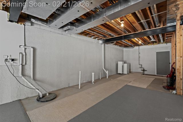 49681 S Glacier, Northville Township, MI 48168