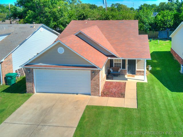 19 E Fairlane Court, Sapulpa, OK 74066